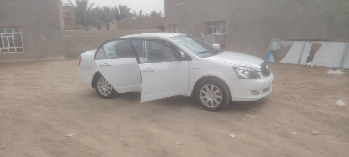 جيلي البيع مديل ١٣ نضيفة بدل بيهة جملغ المامي محرك جديد سيارة نضيفة  ***********
