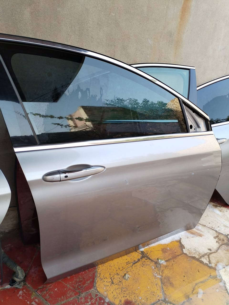 السلام عليكم رمضان كريم تحيه للادمن حبايب گلبي وصلتنه أبواب سي ٢٠٠ موديل ١٧ مال فول وسلفر ودوس مكاين جام مكاني ديوانيه ***********
