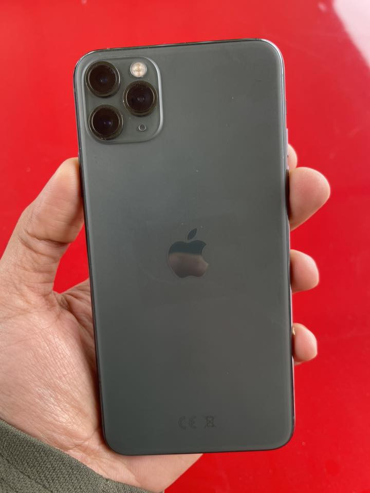 ايفون 11 بروماكس ذاكره 256 بطاريه 72 مبدل شاشه اصليه فقط السعر 300 الف مكاني البلديات او شارع فلسطين ***********
