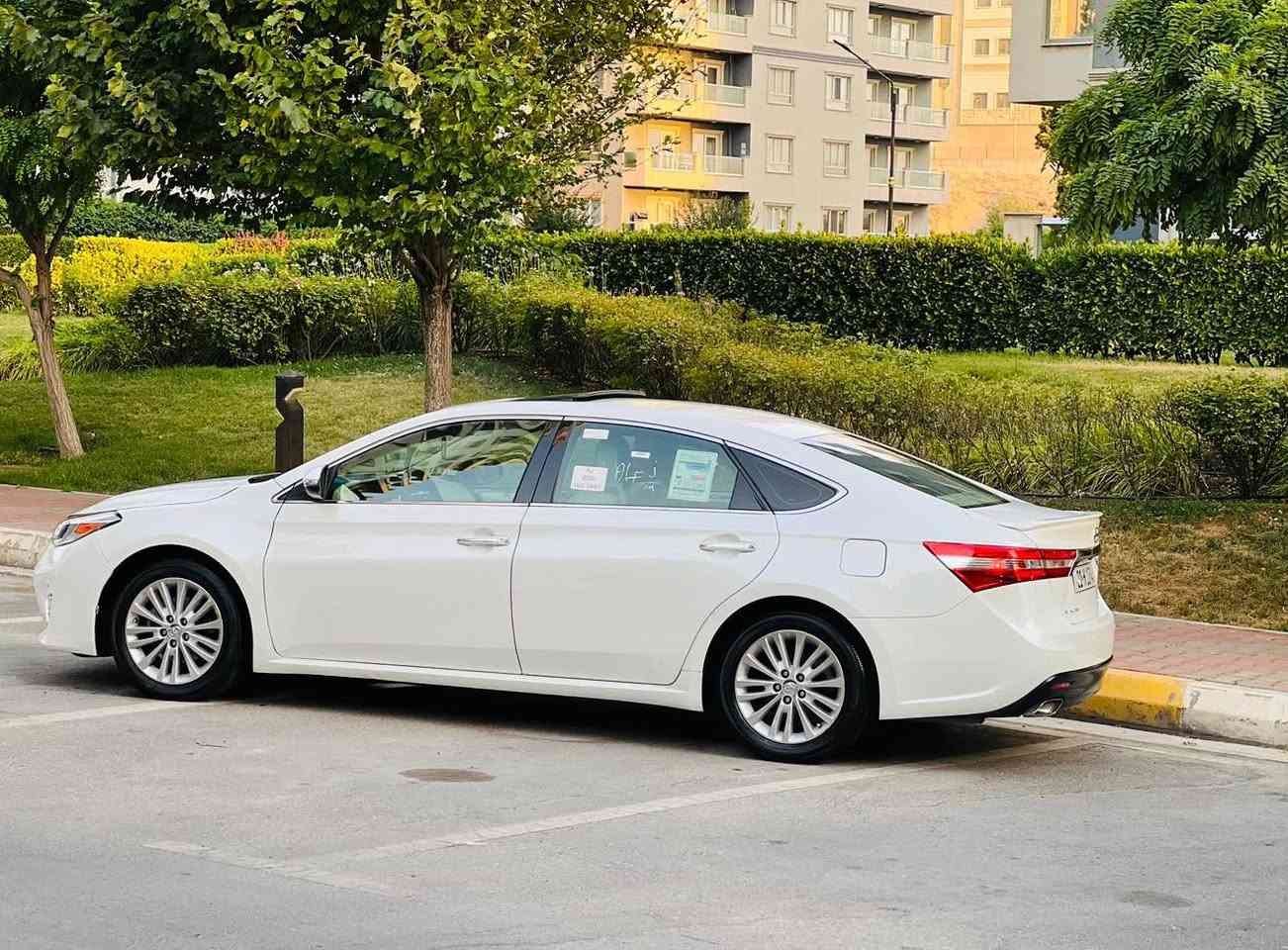 Avalon 2013 ڕەنگ سپی سەدەفی 
‎لیمیتد فول فول مواسەفات خەلیجی 
‎بریمی ە 
‎كوشن جلد 
‎كوشن هیتەر 
‎سوكان ڤۆلیم
‎سوكان تەحدید سورعە 
‎سوكان شەفت بادل
‎تەبرید لەمس 
‎تەبرید مەركەزی 
‎٤ جام ئەوت 
‎پەردە
‎ 200 هەزار ڕۆستوە بەشەرتی کۆمپیوتەر
‎دژە خلیسك 
‎حاسەپێش 
‎حاسەدواوە 
‎كامێرە 
‎لایت و بلاجكتۆر زینۆن شەریكە ئەوتۆ بۆخۆی هەڵدەبێت و دەكوژێتەوە 
‎٣ جۆر مۆدی گێڕ نۆرماڵ و سپۆرت و ئیكۆ 
‎ مەكینەگێڕ  بە شەرت بڕغوی با نەدرابێت 
‎تایەی دەنلوبی شەریکە تازە 
بۆیاخی نیە ساری نیە دەعامیش بە شەرت تەنها یەک پەڵەPDR هەیە تەنها لە فەحسا دەر کەوێت بەچاو دیار نیە سەیارەکە لۆک لۆکە هەموو گیانی بە شەرت
‎198 گەڵا
*********** Singapore
