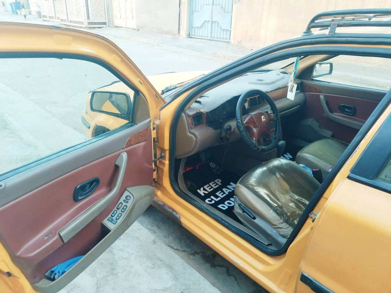 سلام عليكم ورحمة الله وبركاتة
سمنت موديل ٢٠١١ بغداد 
محورة كير ومكينه كورلا
تبريد تدفئة خير من الله
السعر ٣٥$ورقة وبيه مجال بسيط
للأستفسار 📞***********
