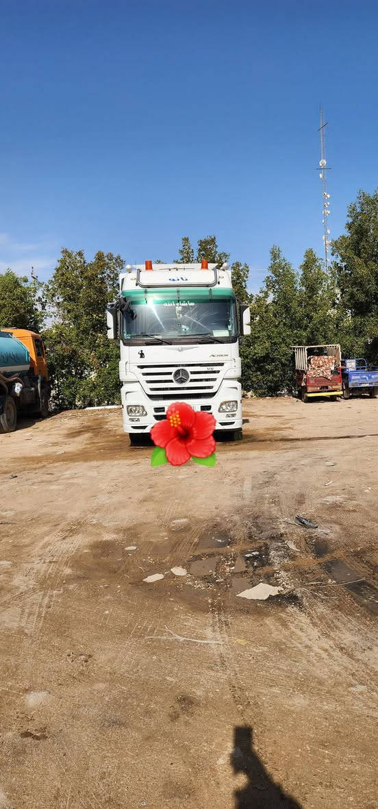 سحال ٢٠٠٦ مزوج بالسنويه اربيل سنوية ورقم جديد  مربوطه ورها مقطورة جادر كبس بدي تفصال حسين علوان فول مواصفات كامرة حساس محرك ٤٤ 
سعرها ٤٢٥ السيارة موجودة حاليا بالنجف 
للاستفسار ***********
