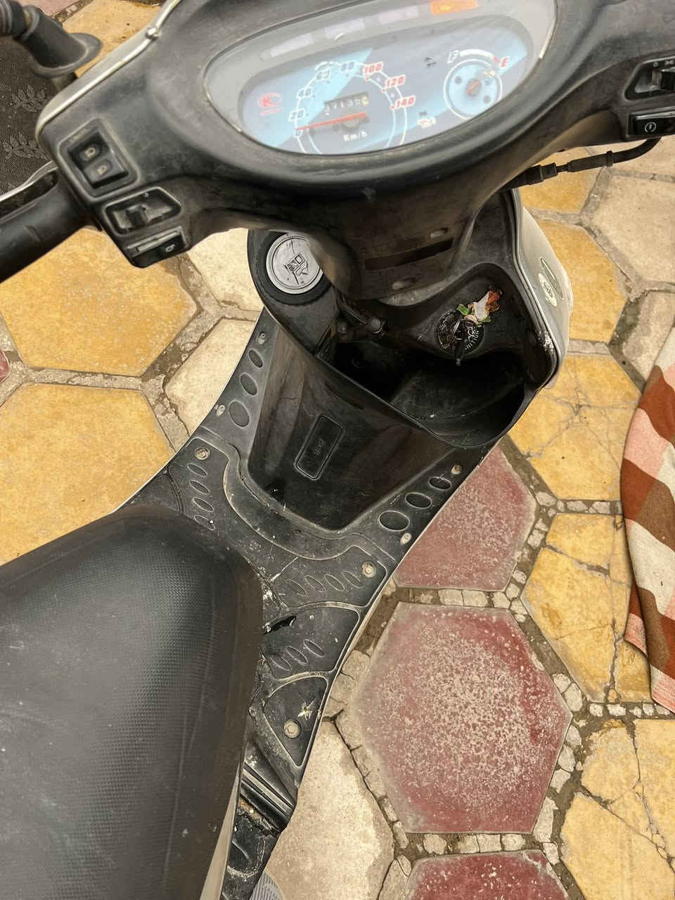 دراجة كامكو V2 نضافه 100‎%‎
الدراجة برغي مامفتوح بيها نضافه فول مال جناي دهن درجة اولى وبانزين محسن اخليلها 

للبيع السعر 700 وبيها مجال 

المكان النجف الاشرف حي الميلاد مزرعة سيد علي 

متواجد ع الرقم ***********
