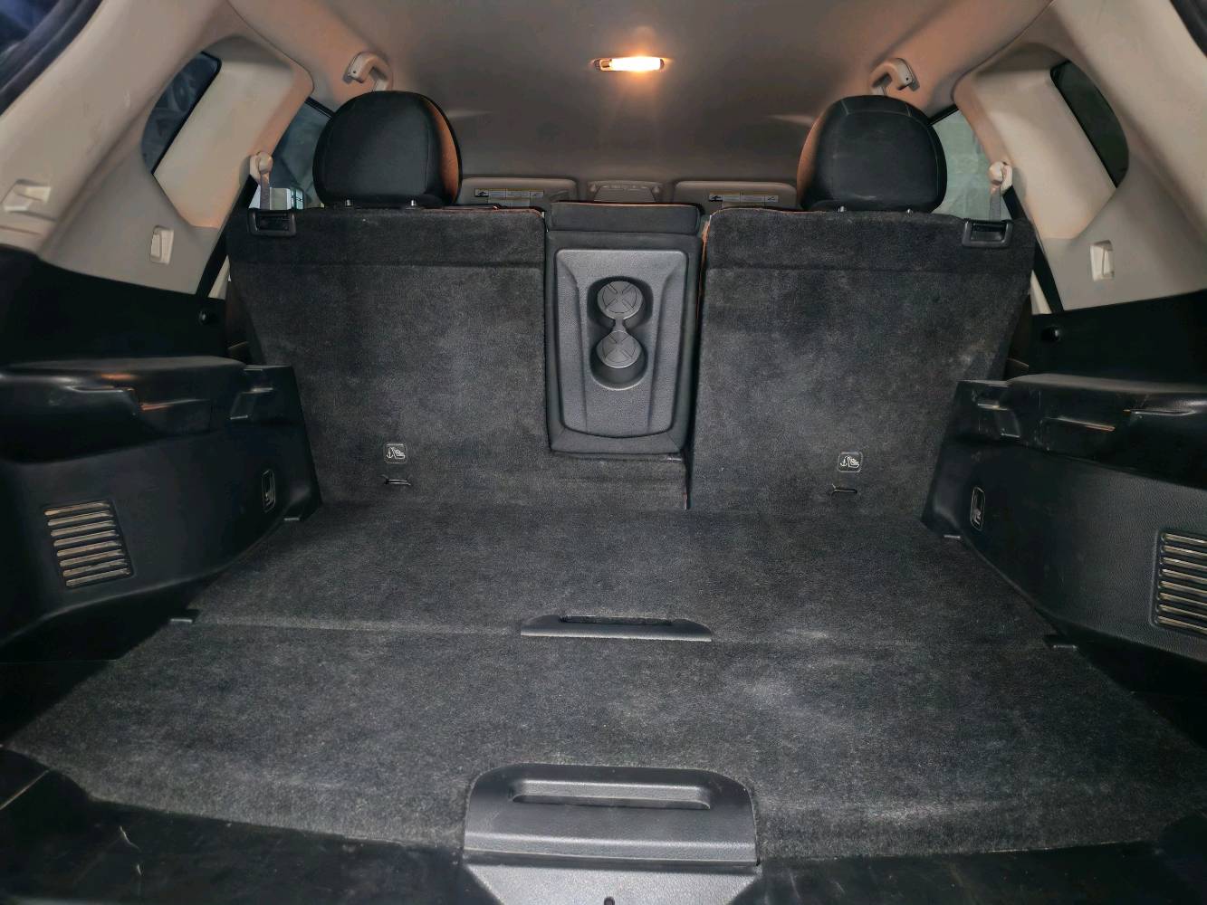 نيسان روج 2019 SV
ماشية 50،000 حقيقي

المكينة 4 سلندر 2500 دوش المرغوبة
 
الضرر بونيد مبدل + باب النفر الخلفي بيه شخط

شاصي و دواخل سليمة

ايرباك ستيرن مبدل اصلي 

المواصفات : 

بصمة + تشغيل عن بعد 

كرسي سائق كهربائي

شاشة بيها اندرويد اوتو وابل كار بلي 

 كاميرا خلفية 

تبريد شاشة

تدفئة مقاعد

رادار امامي وخلفي 

تحديد مسار 

نقطة عمياء 

قطعتين تبريد 

صندوق كهرب وبحركة القدم 

اشارة وهيتر بالمراية 

ليد نهاري + كشاف ضباب 

تحديد مسار + تحكمات ستيرن 

مثبت سرعة 

وضعيات قيادة سبورت + ايكو  + نورمال 

طخم تاير جديد

كوبون بانزين  
