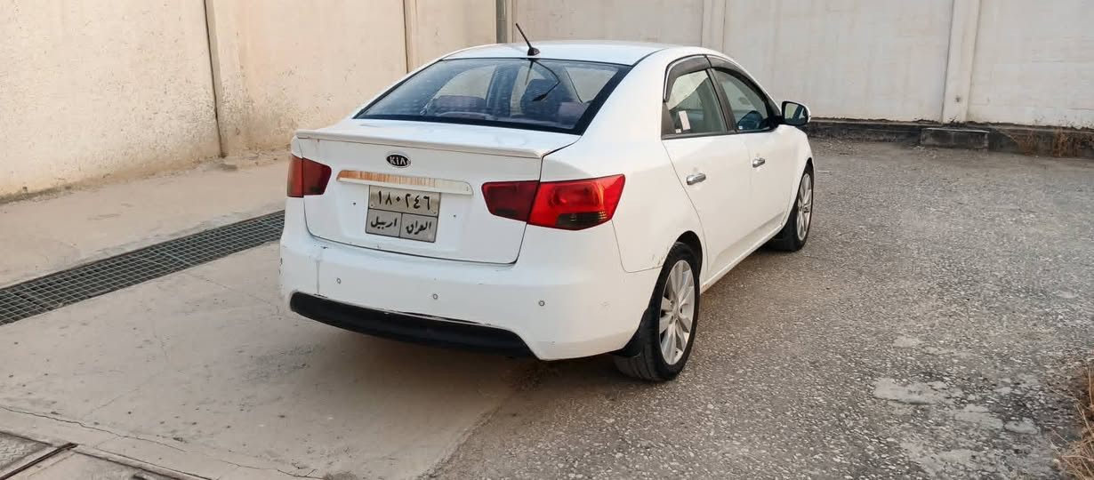 السلام عليكم
سيراتو 2011 خليجي اربيل سنويه نافذه بسم كردي 
بيه تبديل قبق جنطه وبيه ملاحضات واضحه بالصور سياره بدون حادث مكفوله شواصي قماره تكم العنوان كربلاء 
 السعر 90 وبيه مجال
اتصال ***********
