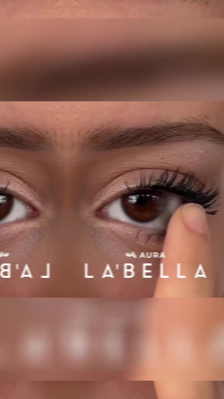 عدسات لابيلا الايطالية المنشأ ذات مظهر جيلاتيني وتحتوي على مسامات للهواء تلبس 24ساعة بدون اي تاثيرات  باللوان براقة ومميزة
للطلب عوينات الريام 
الحسينية شارع المكاتب  مقابل السوق الصغير قرب مجمع دللها ***********
