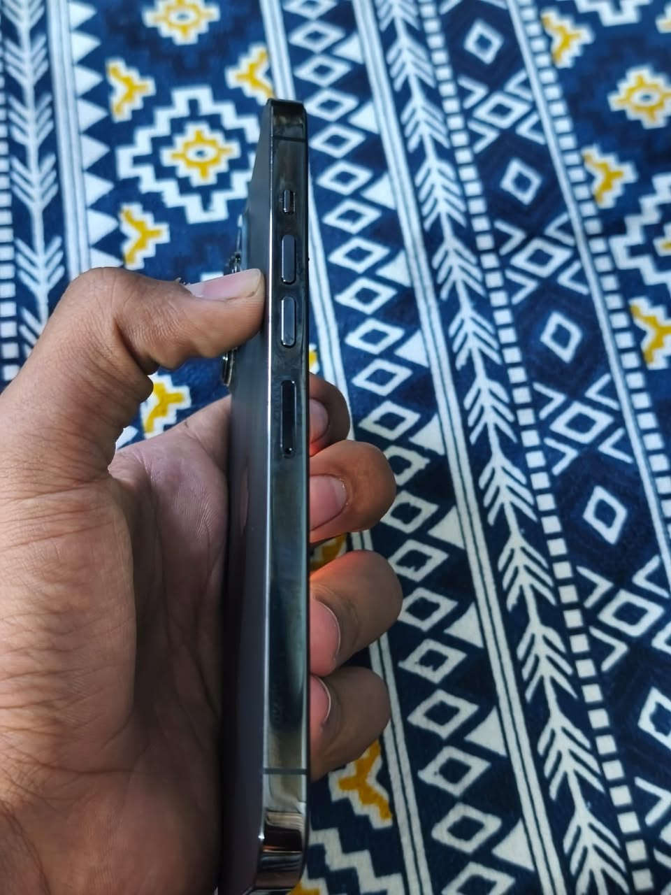 سلام عليكم آيفون 13برو ماكس للبيع باب اول امريكي ذاكره 128/بطاريه 80/نضافه100/100مبدل شاشا بس سعر 550بي مجال مكاني بغداد زعفرانيه ***********
