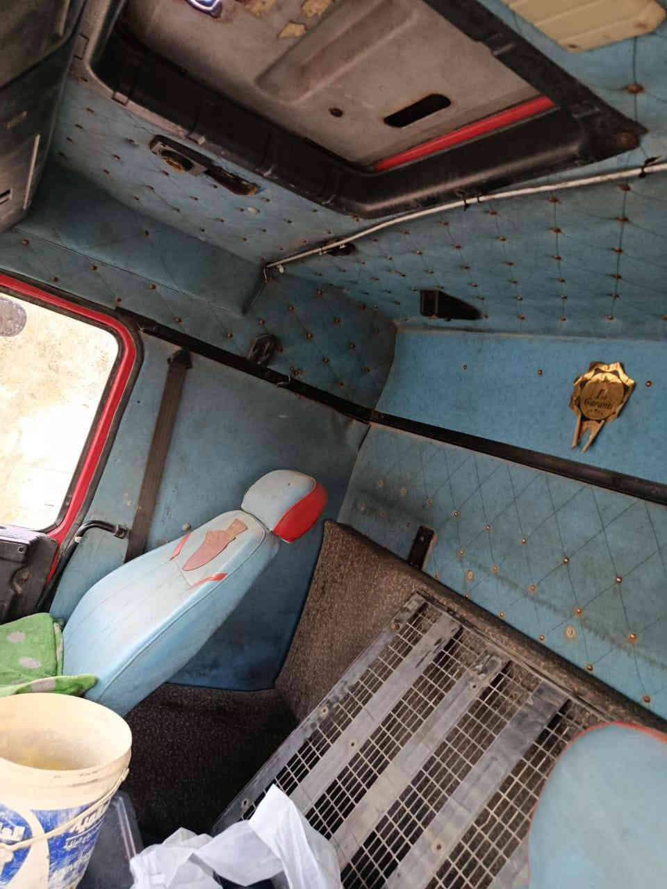 سكانيا للبيع مكينه 43 مشتغله عسكراب رقم بصره تحويل مباشر تخم تاير بيه فطر بشاصي يم الفخذ عربانه اربع دناكير سكانيا السعر 175 وبيه مجال مكلف بنشر اتصل ***********
