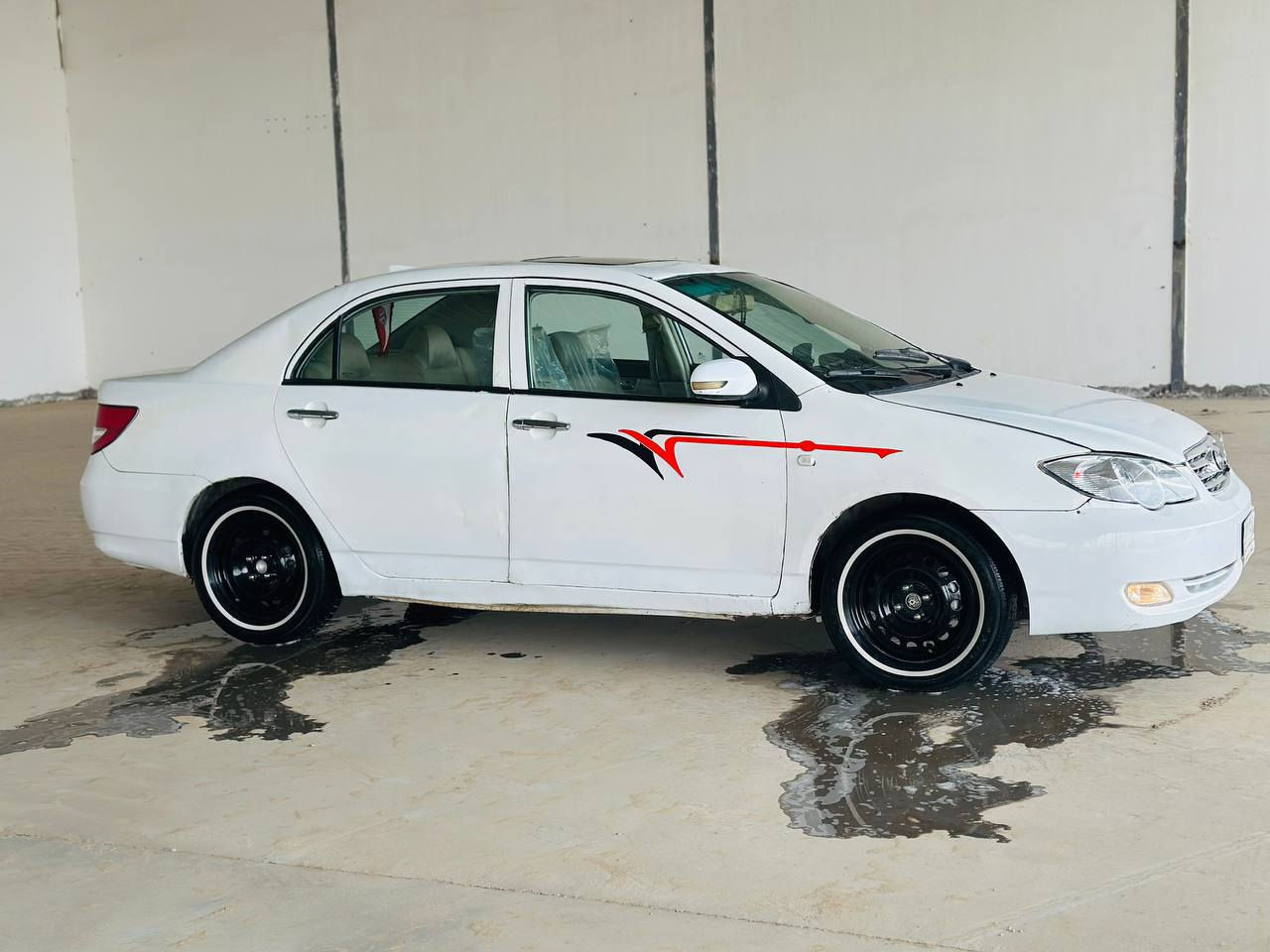 اقرا التفاصيل والشراي يتصل
👇👇 
بيوايدي f3 موديل 13 
كير عادي
كير و مكينه جدد مكفولات 
تخم تاير حداديه جدد 
رقم ميسان 
شوكت متريد اجي احولك 
سياره جاهزه 
سعره ٤٣ 
مكاني كوت مركز المدينه 
ستفسار اتصال فقط 
***********
