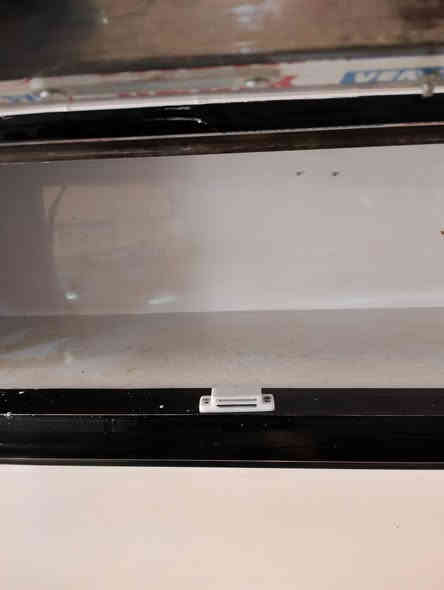 سلام عليكم كاونتر مستعمل للبيع نظيف جدا 3متر مرمر سنكي السعر 350اوبي مجال كربلاء حي  العسكري لعابد ومقابل مستوصف ***********او*********** كربلاء
