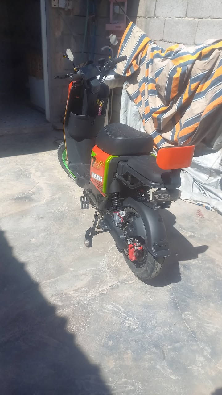 دراجه شحن نضيفه كلش اخت الجديده كلشي شغل بيه كفاله السعر ٥٥٠ اوبيه مجال قليل مكلف بلنشر اتصل ع ***********
