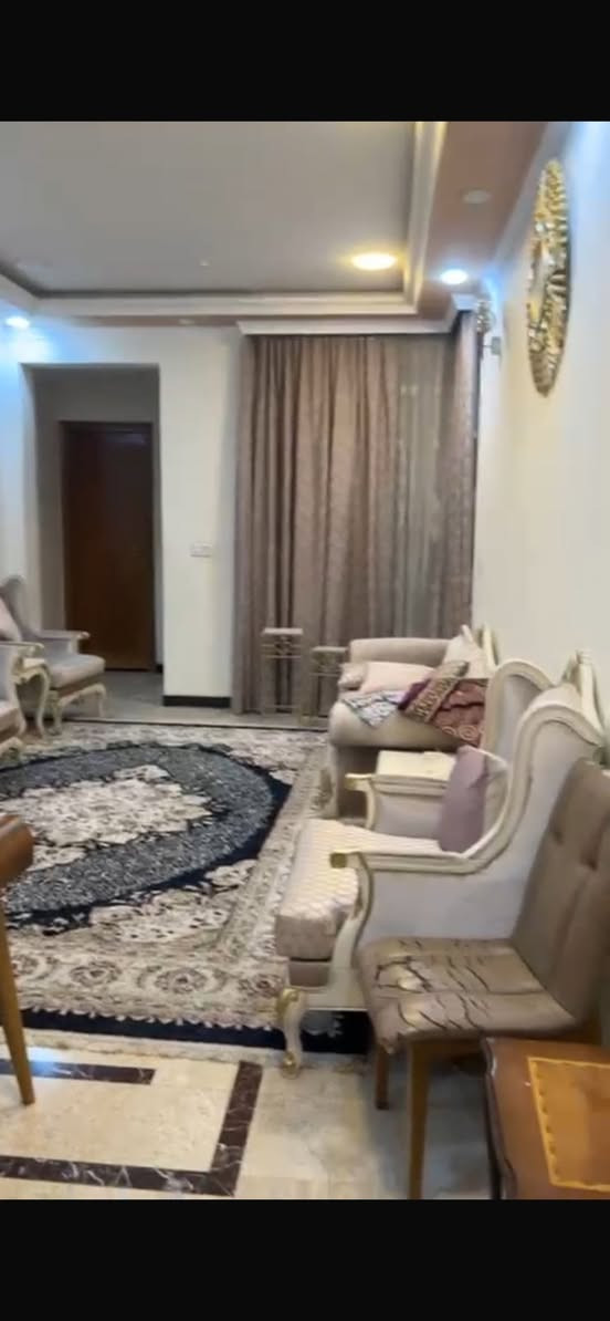 للبيع دار سكن مميز 🏦
المساحة 210م 📏 واجهة 7 * نزال 30
📍 زيونة محلة 710
يحتوي في الطابق الارضي (كراج وحديقة ومطبخ واستقبال وحولي وغرفة نوم وخدمات) اما في الطابق الاول (4 غرف نوم وخدمات)

لمزيد من الاستفسارات الاتصال على الرقم الآتي:
☎️ *********** / شركة الجوهرة 💎
او زيارة موقع الشركة الكائن في:
📍 زيونة - محلة 710 - شارع القاعة الملكية - مقابل جسر الأمانة

🔍الشركة مجازة رسمياً من غرفة تجارة بغداد - إستثمر بأمان 🔎
📝 نستقبل كافة طلباتكم وعروضكم وعلى مدار الساعة ⏱️
"اتصل بالجوهرة والي تريده تبشره"💎
