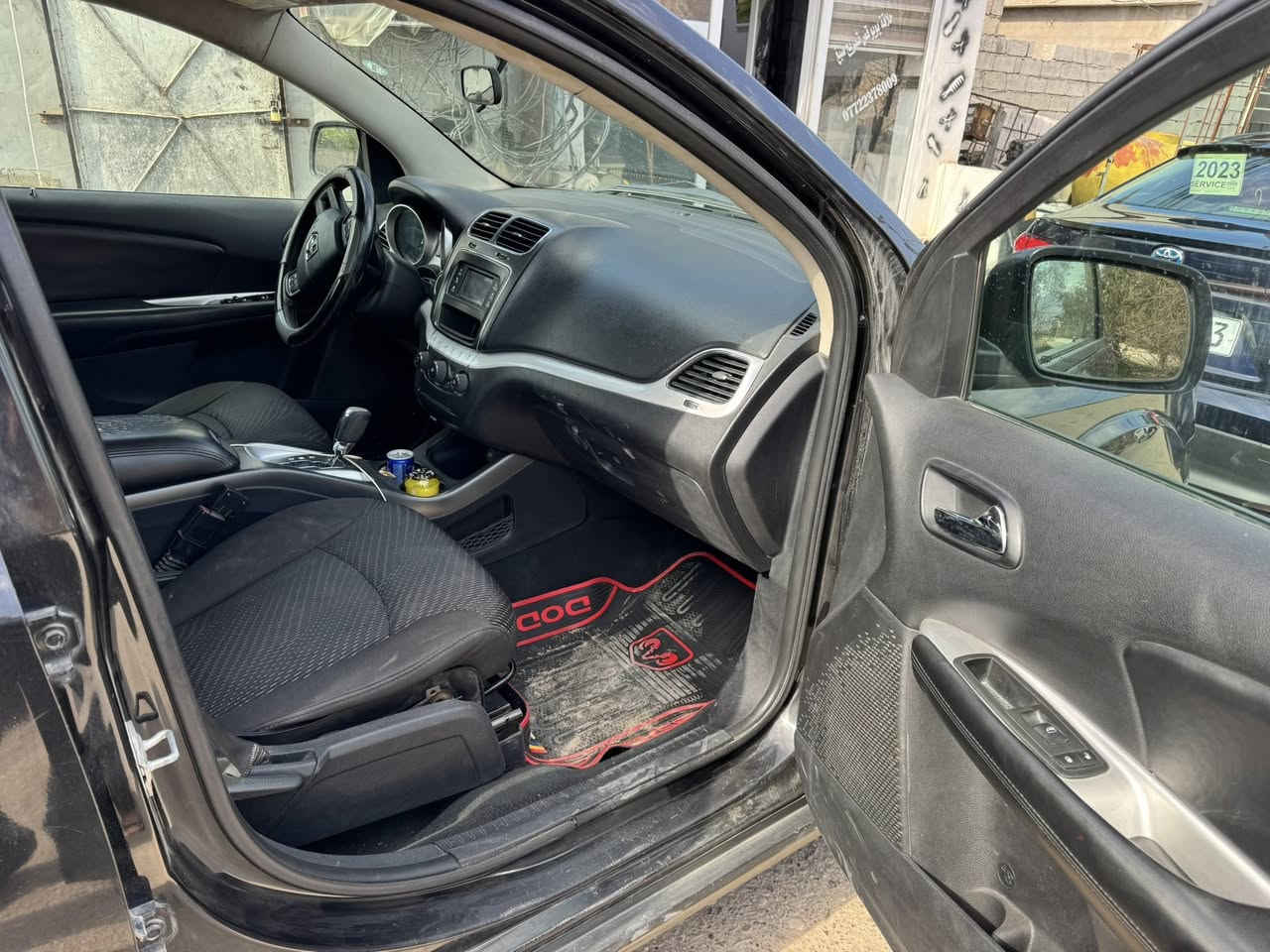 دوج جورني ٢٠١٢كلين بارد خفيف بل باب الخلفي رقم اربيل بسمي شرط التحويل مكينة ستة سلندر ٣٦٠ كفالة كير وميكينة وتبريد شغال سيارة كاملة بدون نقص سعر ١١٥ بيه مجال بسيط
***********
