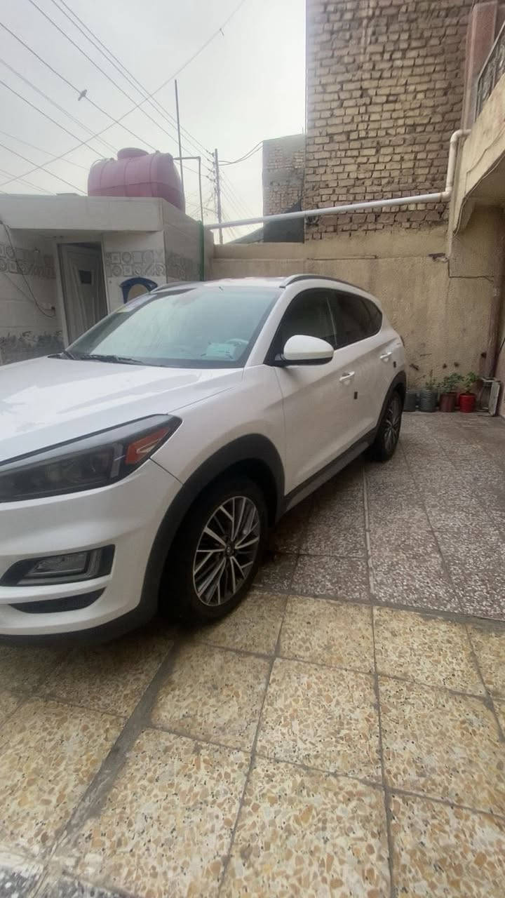 السلام عليكم
توسان موديل 20

وارد أمريكي

حادث بنيد نفسيته راجع جاملغ سرقة

بدون دواخل

السيارة نص فول

المواصفات

سايد بريك بصمه

تشغيل عن بعد

رادار جانبي

المكان بغداد 
*********** للاتصال
