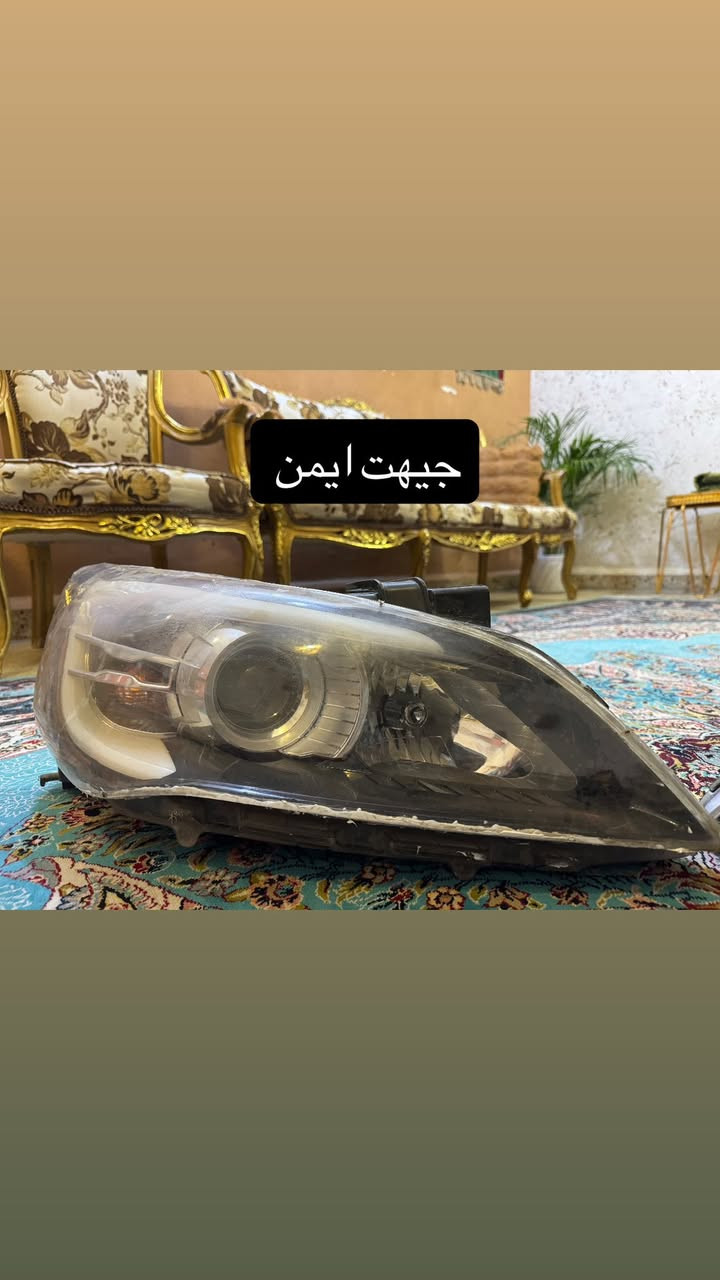 سلام عليكم
زوج لايتات 11/12/13

الايسر جديد لوك بس وايمن يحتاجله جلي او تبديل جامه فقط 

مكاني بغداد 

***********
