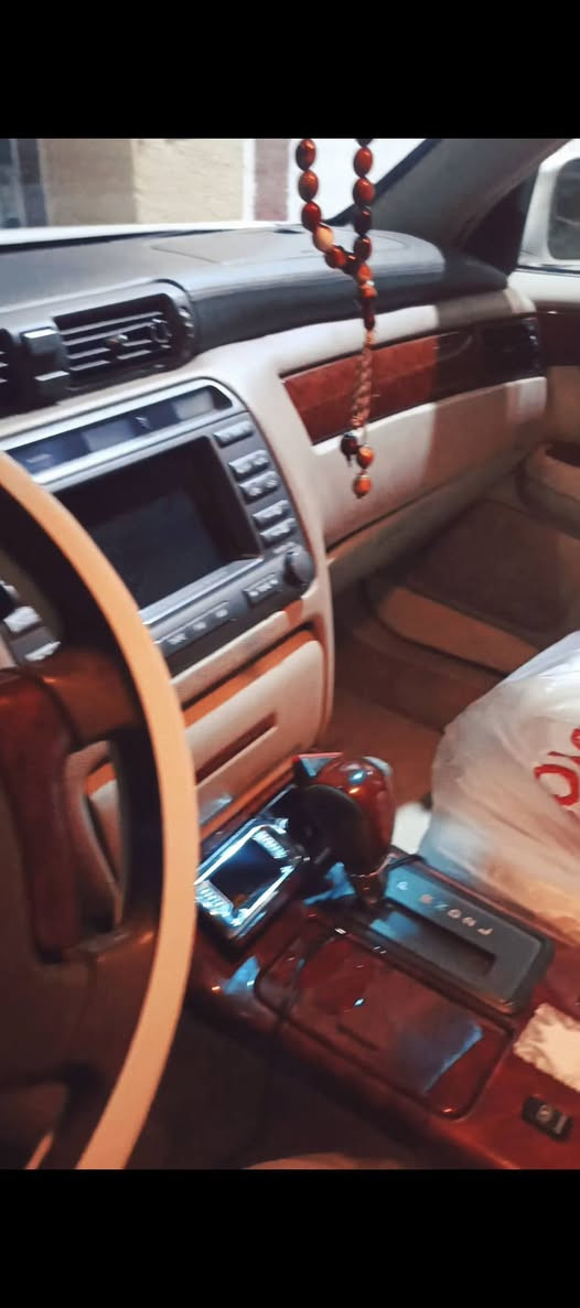 ملكه مديل 2002 متومه سليمانيه كير ومكينه وتبريد مكفولات بيهه كصه جنطه فقط ترايك وين يعجبك لسنويه لل ٢٨ عنوان واسط *********** سعر ٢٩ وبيهه مجال سياره جديده احله من صوره
