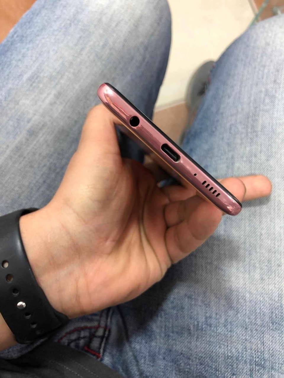 موبايل a51
ذاكره 128Gb
حالة البطارية ممتازه
نظافة عالية 
دبل شريحه
جهاز مكفول نت كامرات شحن مخابره صوته عالي اي عطل مابي وضمان اسبوع بي
ويا شاحنه 
عنواني بغداد مدينه الصدر ضمان أسبوع 
السعر 90 قفله من الاخير بغداد, العراق


**إذا كنت صاحب هذا الإعلان وتريد حذفه لأي سبب، رجاءا أرسل رسالة إلى الدعم الفني**