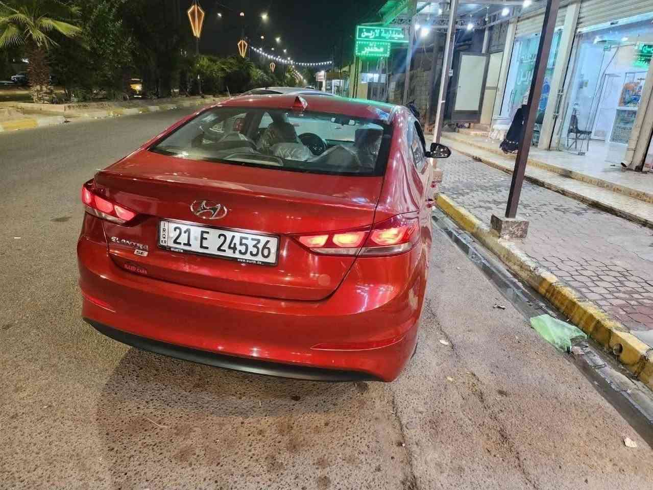 النترا 2017 وارد امريكي
ماشية 76000 ميل

السيارة نظيفة ومسويلها ادامة كاملة  
1/تخم مجاول
2/تخم بلكات
3/دسكات امامي وبنزات خلفية
4/فيتم وكلاص بانزين جديد
5/حساس vvt جديد
6/تخم تايرات لوفن

السيارة صار بيها رجة بتنمير بسبب انو دهن الكير ماتبدل وعبرت 100 ألف 
وتم تبديل تورباين عند الشركة الهندسية قبل ٣ اشهر

ملاحظة مهمة/ ديطلع صوت عندي قبل كم يوم من امشي على سرعات عالية واضغط قوي ع السكليتر فحصت يم اكثر من فيتر كلولي تورباين بدلته وفحصت الفلاوين مال محرك سليم 
المهم صوت خف بنسبة 80% الفيتر كلي هوة يروح لان مبدل تورباين جديد هاي ملاحظة مهمة حتى الي حاب يجنيها يعرف

الكير سليم المحرك سليم تم فحصه✔️ 

ملاحظات كشر السيارة
تقرير امريكا 
حادث امامي دعامة وجزء من البنيد
ضربة خفيفة في الدعامة الخلفي

في العراق شخوط في الباب الخلفي

السيارة مابيها نقص ومداريها ع الاخير 

سعر السيارة 118 ورقة 

رقم الهاتف 
***********
مكان السيارة / الفلوجة
