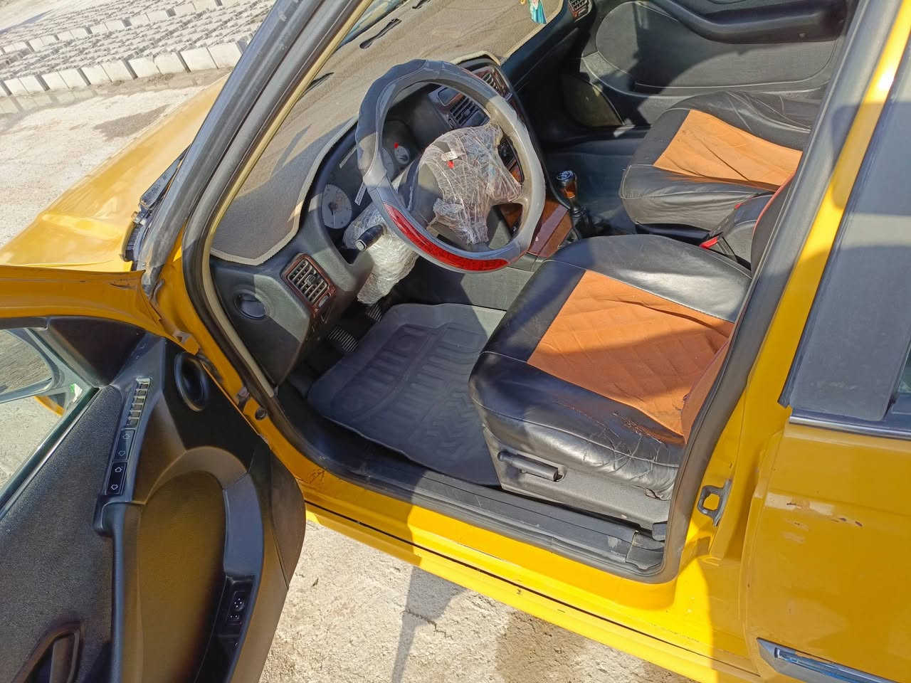 السلام عليكم بيجو باص موديل 2015 مقفوله كفاله عامه بيا فقط بنيد سياره جاهزه من كل شيء مصفره هيئه وغرامات رقم انجليزي باسمي تحويل مباشر مكان السياره عماره رقم صاحب السياره مكلف بالنشر ***********
