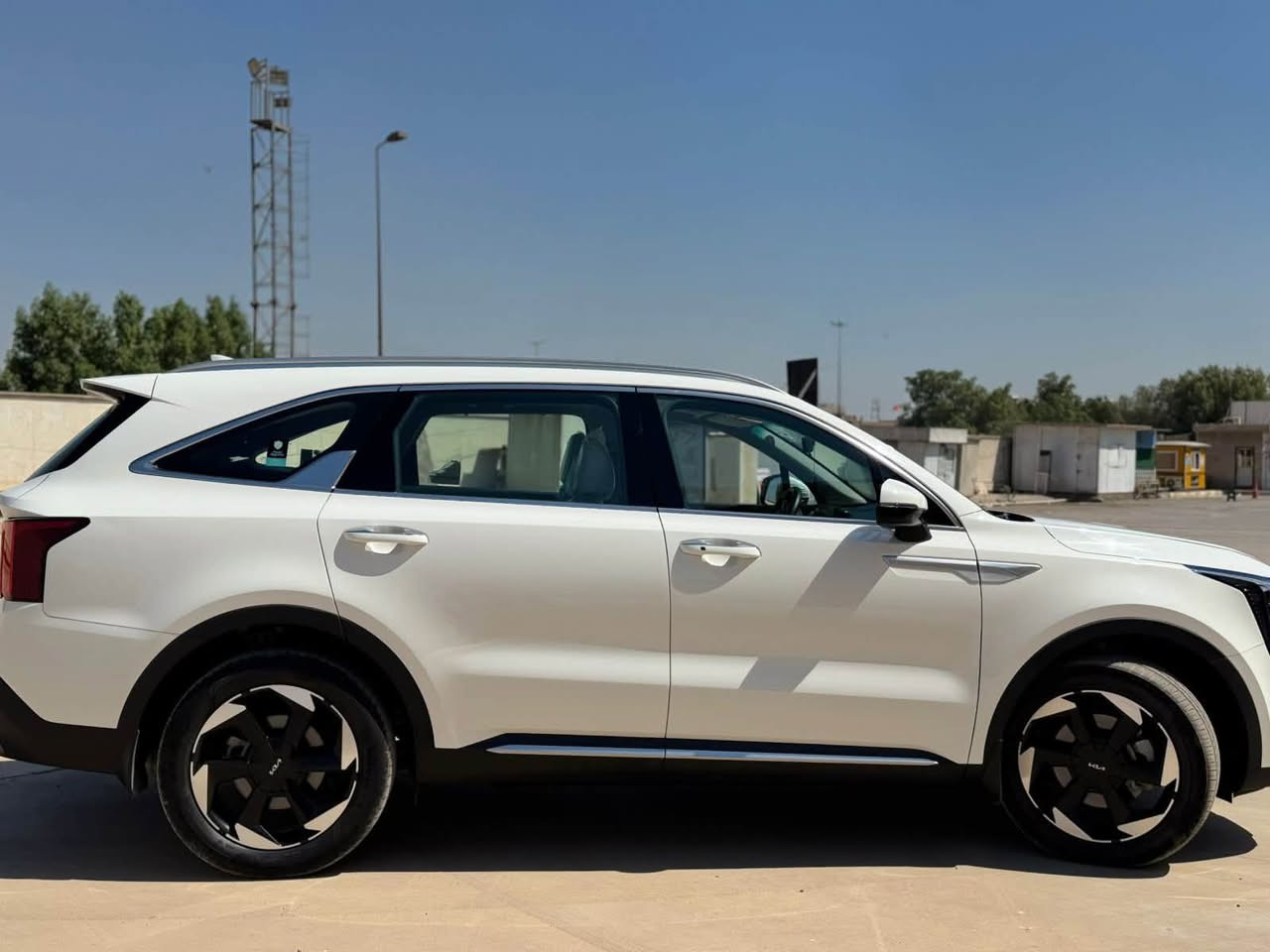 🚘 للبيع | كيا سورينتو 2024 – فول مواصفات 🚘
🔥 وكالة خليجية
✅ ضمان أكدال
📅 موديل 2024
🛣️ الممشى: 45,000 كم
💰 السعر: 29,000 دولار فقط

✨ المواصفات:
• فتحة بانوراما
• رادار ومثبت سرعة ذكي
• شاشة كبيرة مع Apple CarPlay وAndroid Auto
• تشغيل بصمة ودخول ذكي
• مقاعد جلد كهربائية
• شاحن لاسلكي
• نظام صوتي فاخر
• تحذير النقطة العمياء
• الحفاظ على المسار
• حساسات أمامية وخلفية
• باب خلفي كهربائي
• إضاءة LED كاملة
• جنوط ألمنيوم
• 7 مقاعد
• مكيف أوتوماتيك ثلاثي المناطق
• السيارة فول مواصفات

🚗 السيارة بحالة ممتازة، جاهزة للفحص والمعاينة، ولا تحتاج أي مصروف.
بغداد البياع

+964 790 132 0974
+964 771 788 1099


**إذا كنت صاحب هذا الإعلان وتريد حذفه لأي سبب، رجاءا أرسل رسالة إلى الدعم الفني**
