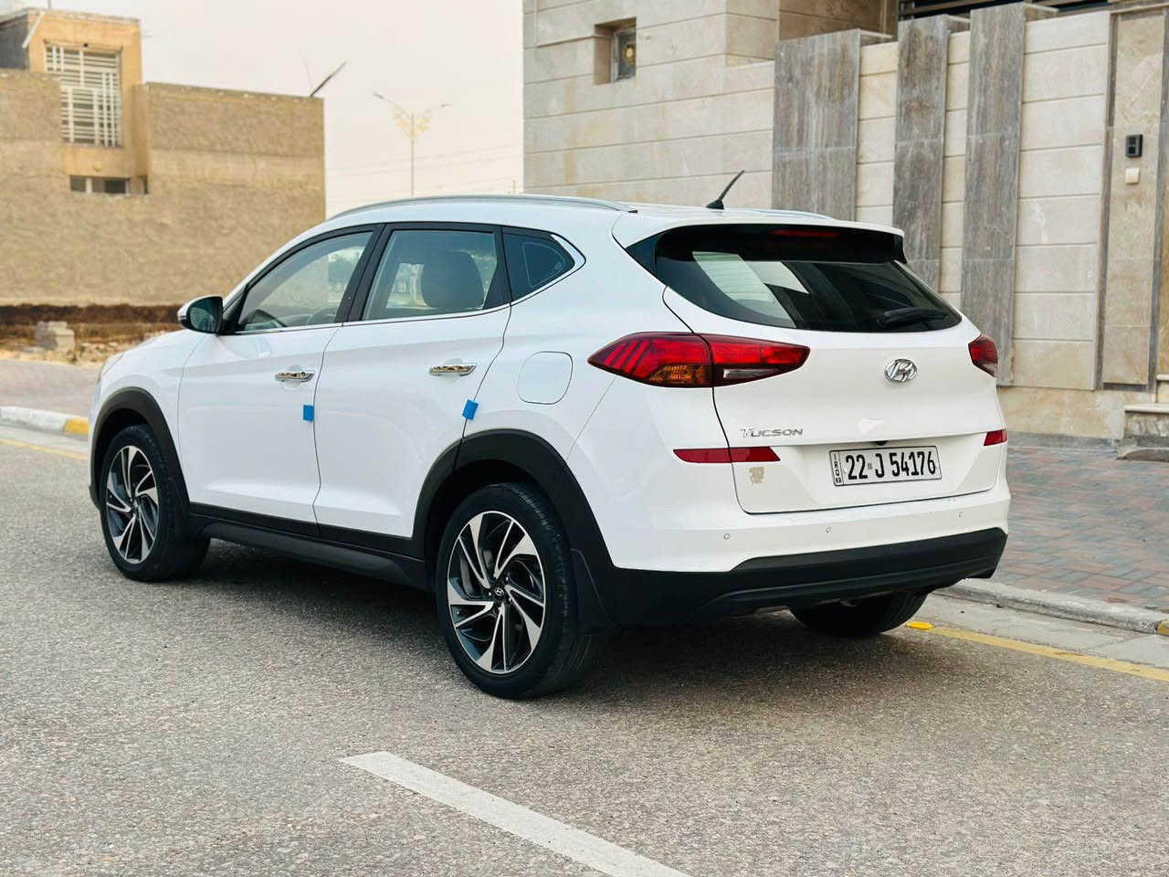 توسان خليجي مديل 2020 كفاله من صبغ وتبديل بيه بارد موضح بل سونار 
السعرر (198)
للاستفسار ***********
موصفات داخل بيجي شاشه كامره حساسات امامي وخلفي بصمه تشغيل وبوب تحكم جيهتين تبريد قطعتين ماشيه 105 كم مكينه وكير مكفولات تخم تاير جديد سياره جاهزه وما بيه نقص مكان السياره كربلاء كربلاء, العراق
