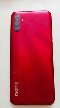 موبايل Realme C3  ذاكرة 64 بطاريه 5000 بوبجي 40 فريم فول نضافه سعره 75...
