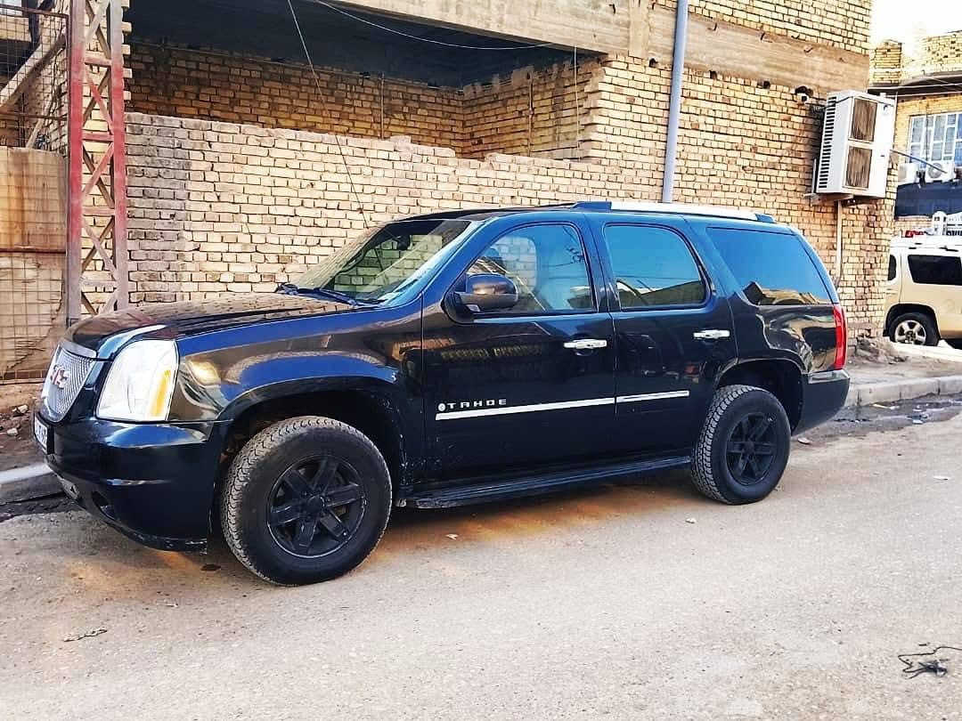 سيارة أدوات G.M.C دنلي  الموديل/2009 اللون أسود
متومة رقم أربيل أنكليزي حدادية كاملة أمامي وخلفي+ صدر جديد+مشط جديد + باور جديد+ تخم تاير جديد+ باتري جديد مكفولة من السرقة والعشائر تبريد شغال + تدفئة. شغالة + بك لايت زوج جديد 
.. بيها بارد گد شبرين باب السائق 
سيارة كاملة حلوة ومرتبة ونظيفة ومتعوب عليها السعر 70$ مكاني محافظة ميسان 
 ***********
