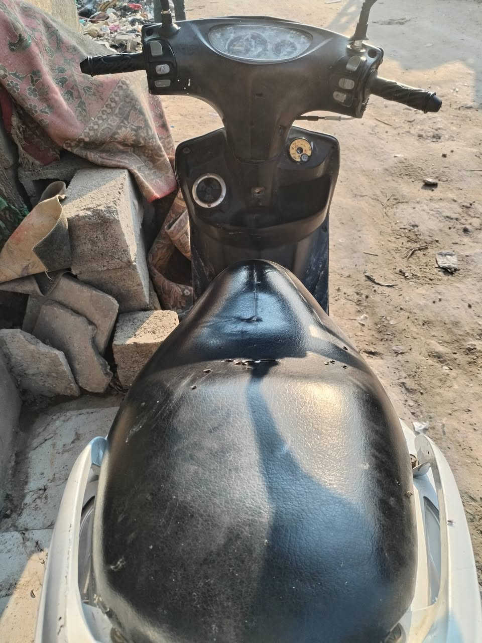 سلام عليكم دراجه ماكس ثعلب للبيع التفاصيل عداد 140 كهربائيات شغاله سلف هندر مكينه حلوه حيل نضافه واضحه ب بصور مكان جرف النداف قرب بسمايه سعر 550 بيها مجال بسيط ممتواجد خاص رقمي ***********
