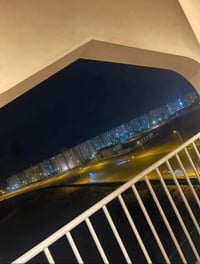 ب55 مليون بس شقه للبيع 100 متر شرقي طابق 9 بنايه B807 استبدال كفيل است...