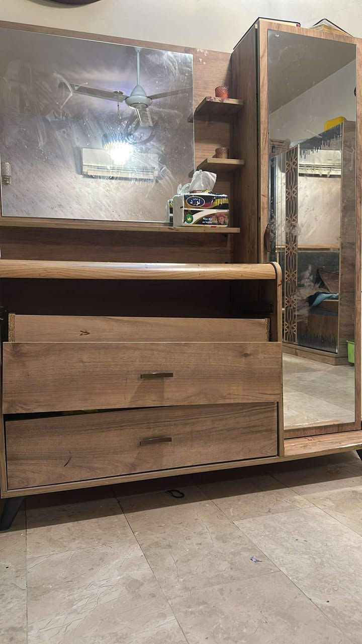 #بيع_مستعجل📌👇🏻
غرفة نوم 7 قطع بدون دوشك❌ كما موضح بالصور💯
السرير مخزن
العنوان #بغدادالشالجية📍للمزيد مراسلتي✅👍🏻


**إذا كنت صاحب هذا الإعلان وتريد حذفه لأي سبب، رجاءا أرسل رسالة إلى الدعم الفني**