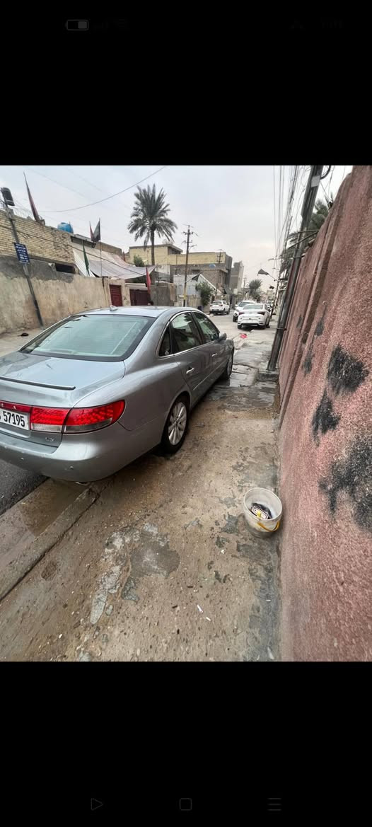 سلام عليكم للبيع هونداي ازيرا سياره فول مواصفات سياره بيهه مكانات صبغ ابيع حزام ميكانيك فول سياره جاهزه من كل النواحي سعر 95وبيهه مجال ***********
