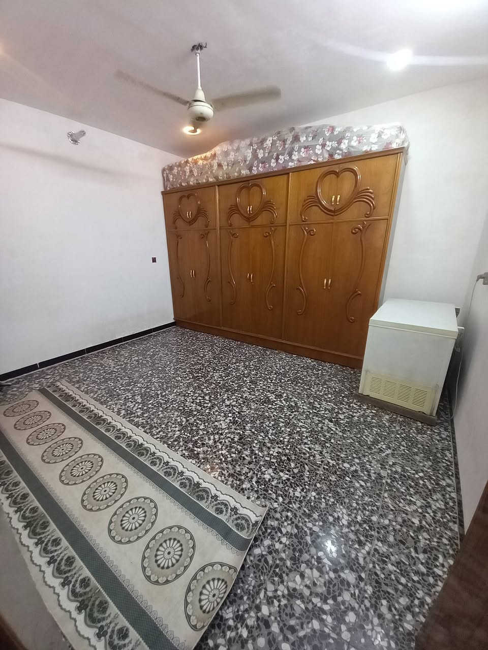 السلام عليكم
بيت للبيع  مساحة 100متر بناء جديد+٣غرف نوم +ستقبال وصالة +٣ صحيات بيت كامل من كلشي /الموقع شماعية كاع سيد خوام قريب شارع العام للستفسار تصال عل الرقم ***********
