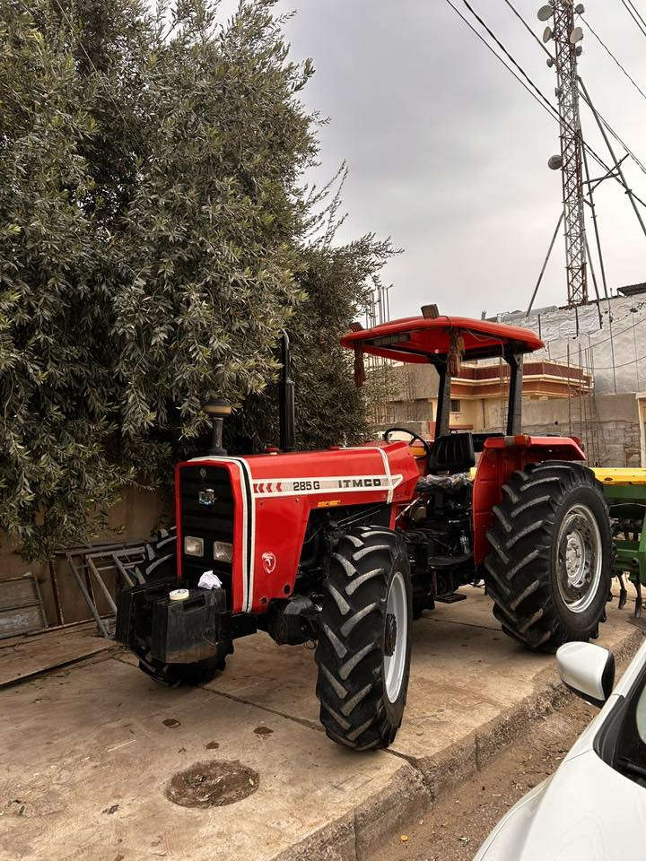 بەناوی خوای گەورە و میهرەبان.. 
تراک تۆر ئێرانی ٢٠١٢ بۆ فرۆشتن .
تراک تۆرەکە ڕەقەم دهۆکە بەڵام شتێکی زۆر جوان و دانسقەیە مەکینەو پەمپی نەکراوەتەوە و بۆخاری نیە بە شەرت کراوە بە دەبڵ عەکسل تایەی پێشەوی لۆکە و تایەی دواوەوەی نیوەیە 
تراک تۆرەکە ٢٨٠٠ سەعات کاری کردووە شتێکی جوان و تازەیە.١٠٨ گڵاو مامەڵە
***********..
