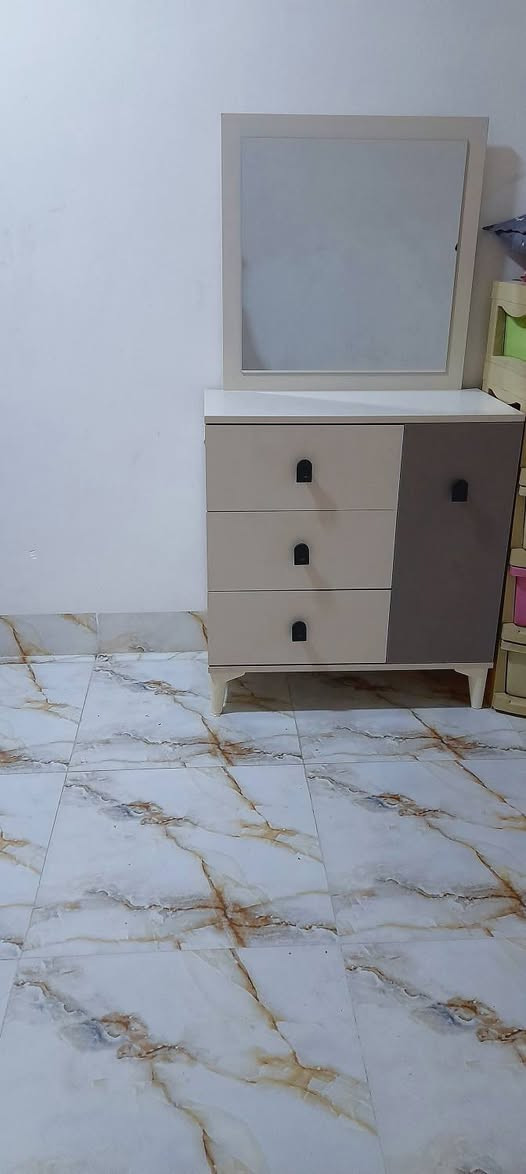 سلام عليكم غرفة نوم تركي للبيع جديد اخذتها  سبب للبيع المكان صغير


**إذا كنت صاحب هذا الإعلان وتريد حذفه لأي سبب، رجاءا أرسل رسالة إلى الدعم الفني**