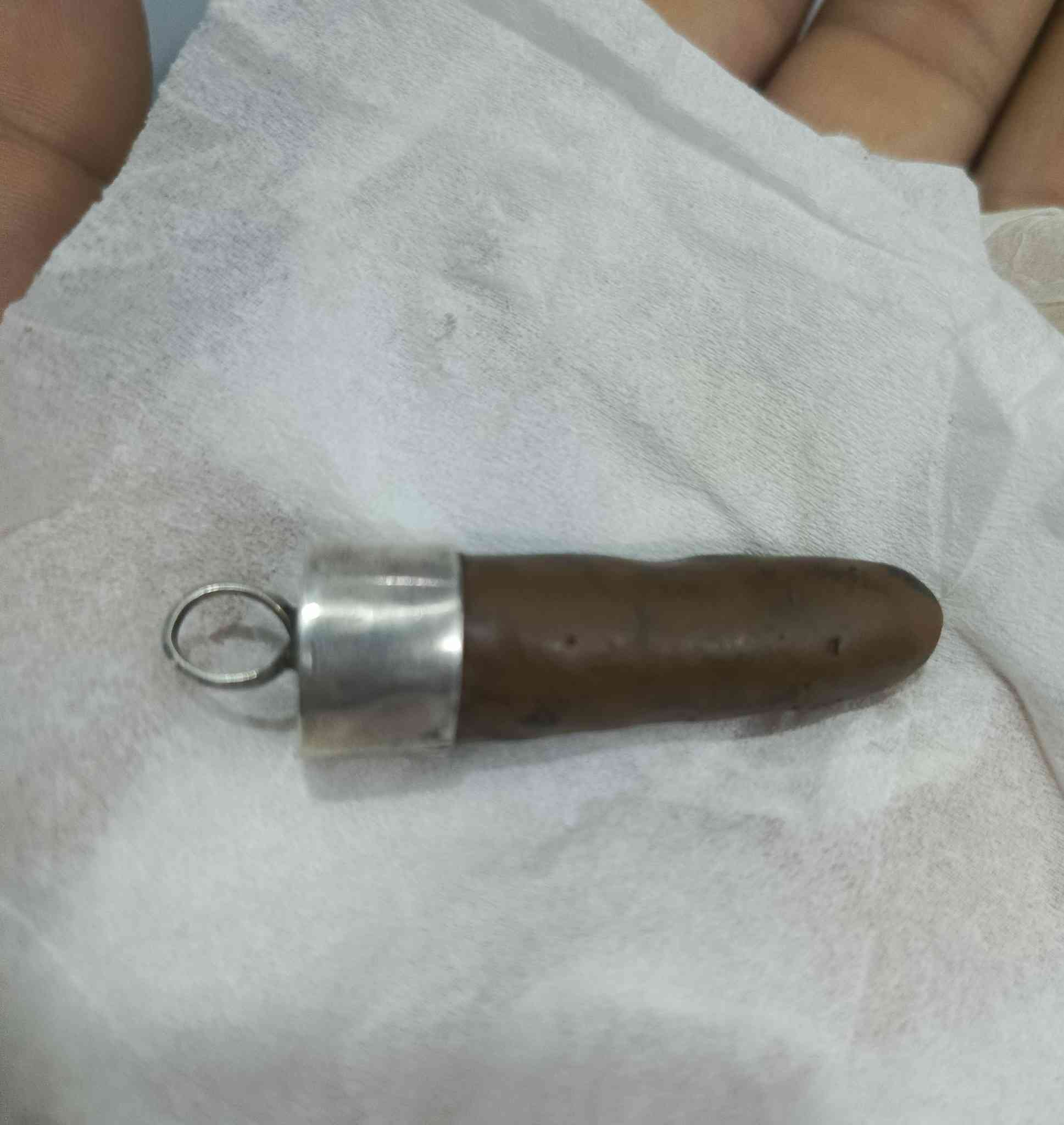 سلطانية قديمة ومصيوغه  مدالية فضة شكل غريب ومميز للبيع ***********
