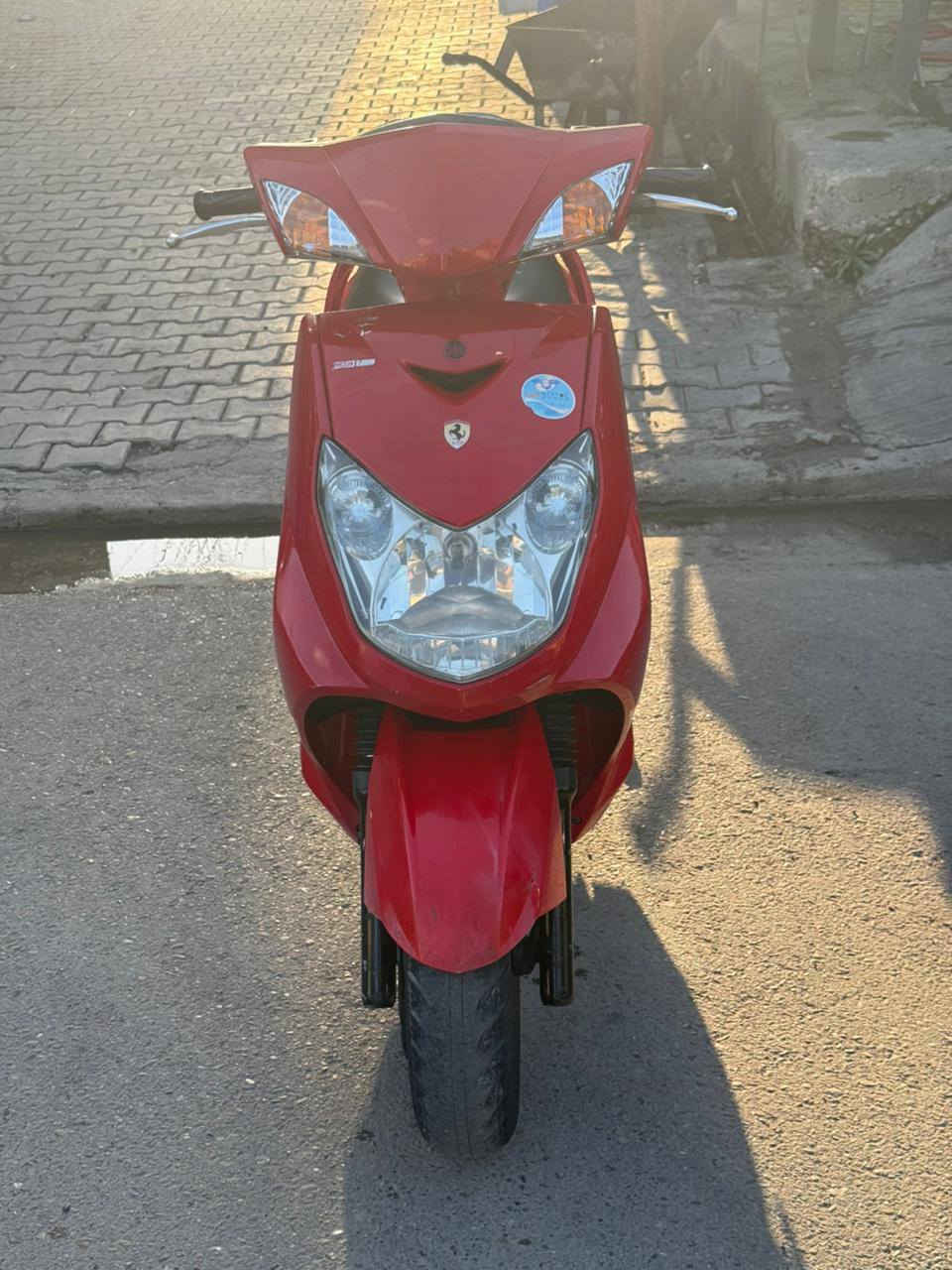 سكنس فحل للبيع ❤
دراجه نضيفه منزله رميه بيدي مصار له شهر 
جديده بمعنئ الكلمه 
السعر ١٢٠٠ مليون وميتين وبيه مجال حك الجيه 
المكان بغداد حي القاهره ❤
الرقم ***********
