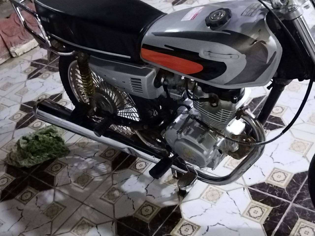 السلام عليكم تايكر كلك شاصيها ومحركها 2019 دراجه نضافته شوفت عينك الدراجه خير من الله السعر500 وبيها مجال بسيط اذا مو شراي لا تعبني الشراي يراسلني عل هاذ الرقم لوه يتصل ويدلل ***********
