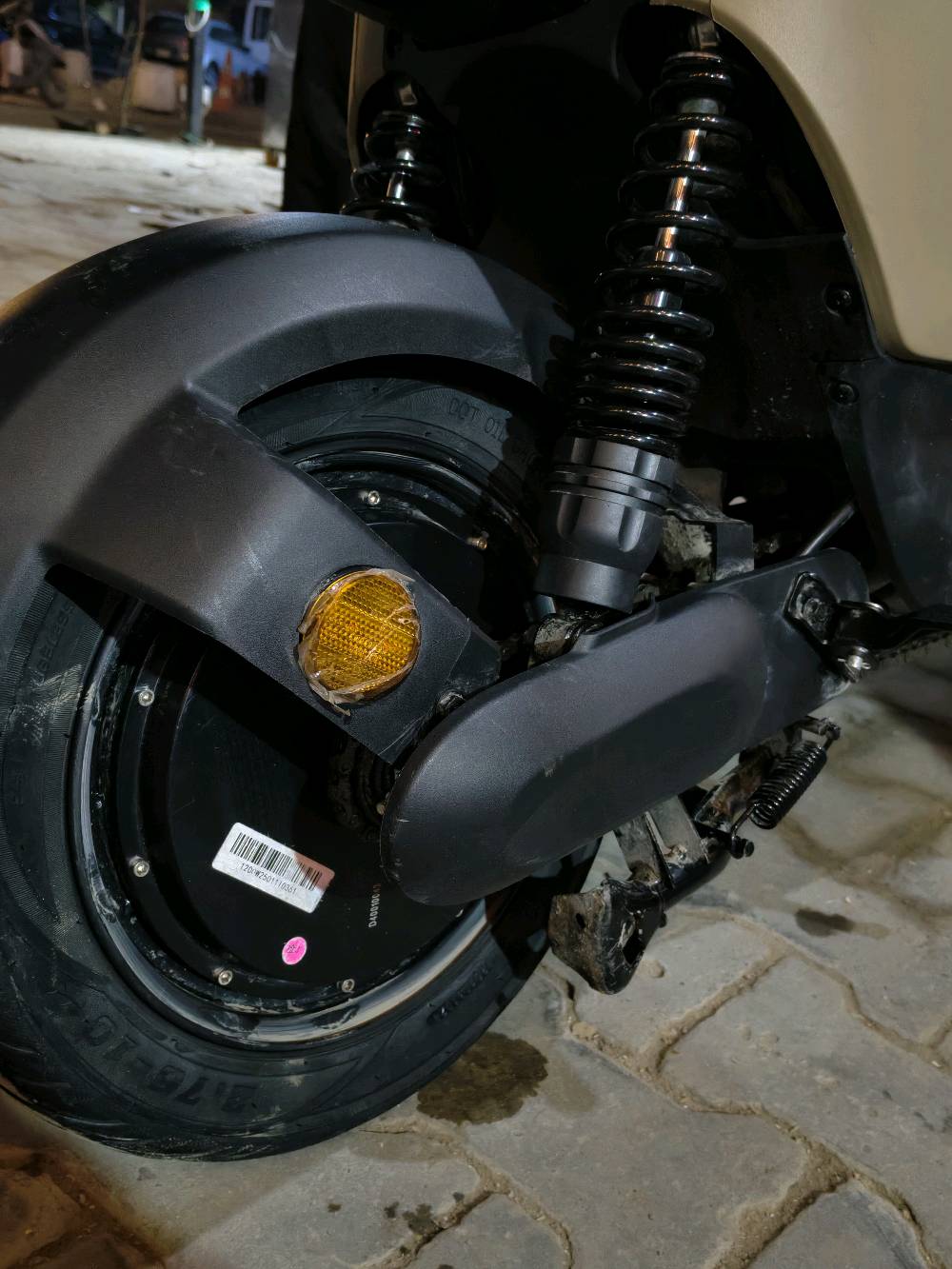دراجة شحن  (ريان بوليسي )

يتحمل الاوزان الثقيلة 

 1200W
Disk brake 
48V-28A 
4 سرعات امامية 
1 سرعة خلفية 
متوسط المسافة 50km 
السرعة 50km
تاير 10/90/80 
لايت زنون 
صندوق خلفي لحمل الاغراض 
باتري اصلي شركة الريان TAILG بشرط

السعر: 550 الف
المكان بغداد: باب المعظم
ما هو موديل الدراجة بالضبط؟: 
دراجة شحن
كم هو عمر الدراجة أو عدد الكيلومترات المستخدمة؟: 
اقل 3 شهر
هل البطارية قابلة للإزالة أو الشحن؟: 
اي
ما هو موقعك الحالي لتحديد مكان الفحص؟: 
باب المعظم 
هل السعر قابل للتفاوض؟: 
نعم
