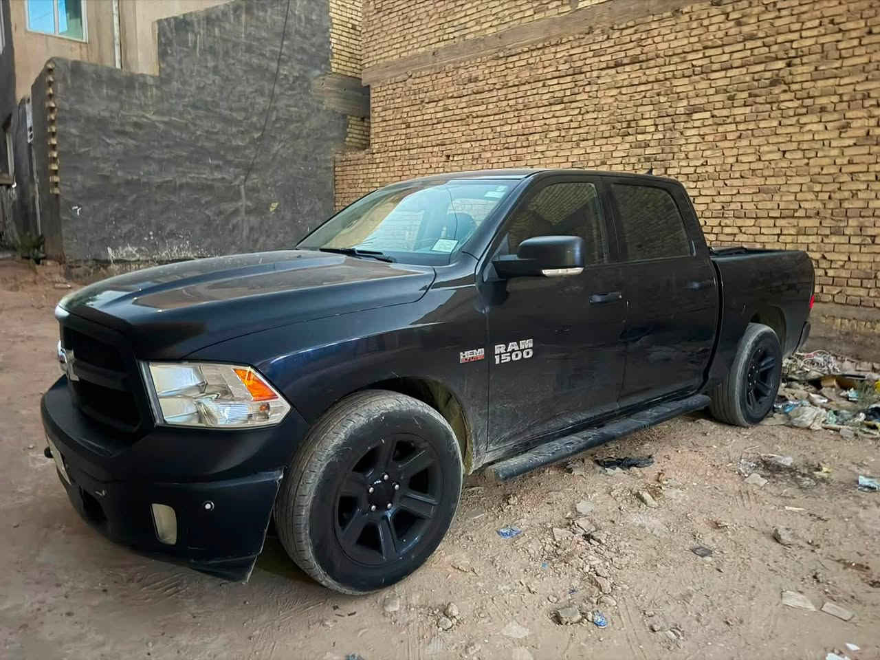 للبيع رام موديل 2018 بدي كصير
 سونارها موجود ناشره 
مواصفات نص رقم بغداد تحويل يمي السعر 
١٩٥ ورقه وبيها مجال او مراوس مكاني كربلاء ***********
