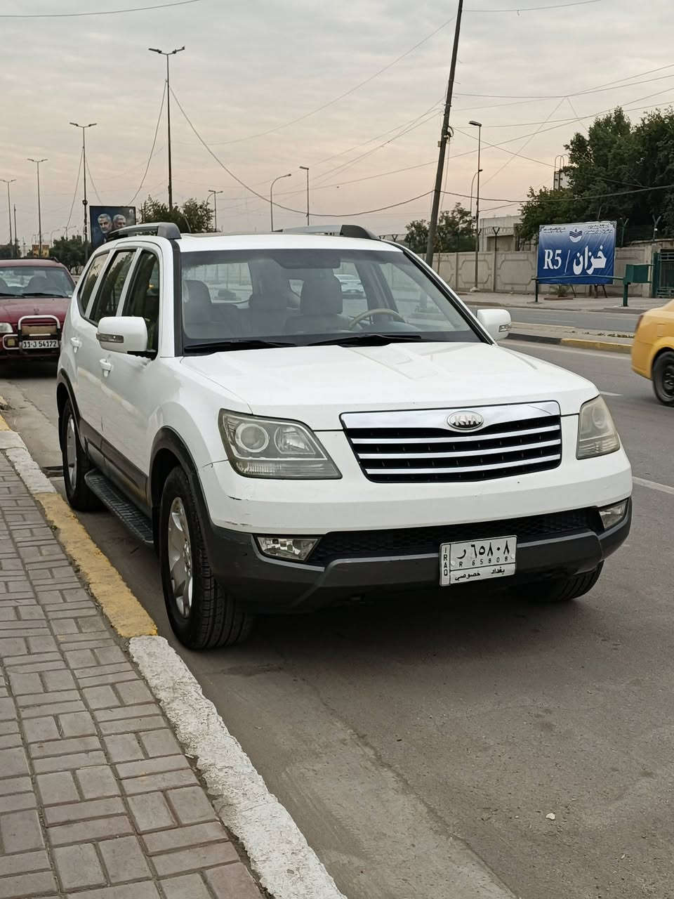 السلام عليكم
كيا موهافي خليجي
موديل 2014
 المواصفات نص فول 
ماشيه 165 الف 
السيارة مكفوله من الصبغ والبارد فقط خدوش خفيفه 
مكينة جديدة بدلتها قبل سنة تقريبا الحدادية جيدة تخم تاير جديد السيارة نضيفة جدا 
المواصفات 
فتحة سقف 
كامرة خلفية 
حساسات خلفيه
كشن سائق كهرباء 
السيارة سويج 
السيارة نضيفة جدا جدا 
السيارة رقم بغداد  
رقمي *********** موجود 24 ساعة اي سوأل اني بالخدمة
