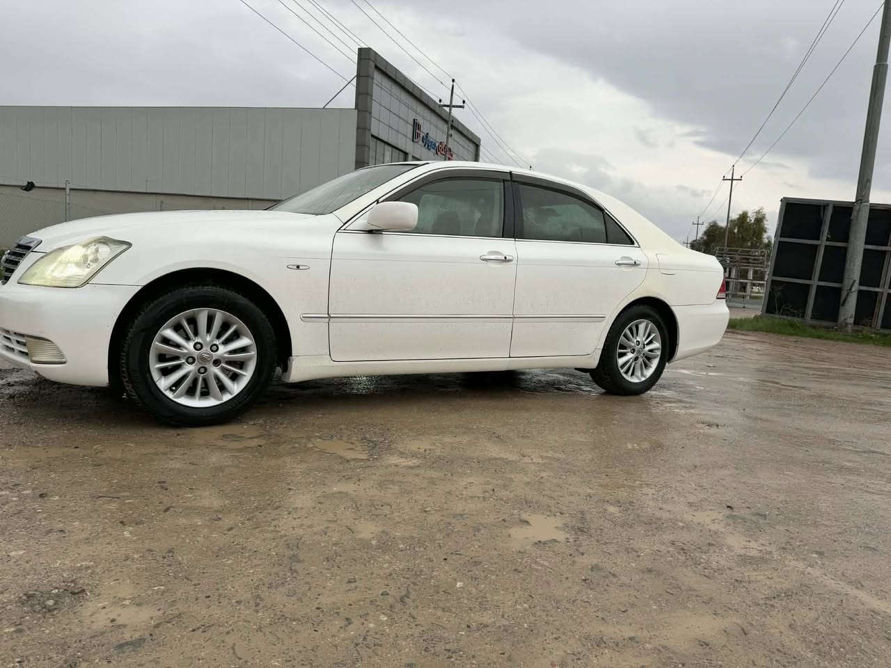 شاهینە ٢٠٠٥
براوە 
بچوک بە بچوک
رویال ناو زەرد
٢ دوگمە
سەقفو حیزام بەشەرت
شوین سلیمانی 
نرخی ٤٨$
***********
