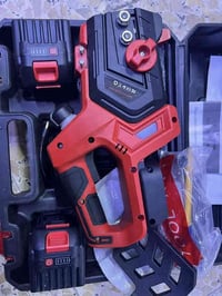 منشار شحن يحتوي على بطاريه عدد 2 وزناجيل عدد 2 للاستفسار واتساب 077749...