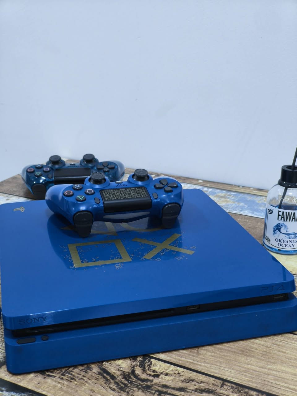 السلام عليكم ...
للبيع : جهاز PS4 Slim 1 Tera Blue Edition النسخه المحدودة ، الجهاز نظيف بمعنى الكلمة استخدام قليل جدا ، الجهاز تاخذه من البيت و تفحصه و على الضمان ، وياه ثنين يدات و قرصين موضحات بالصوره و الكارتونة مال جهاز الاصلية .

السعر  : 350 

العنوان : بغداد - الدورة 

الرقم : ***********
