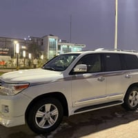 لاندكروزر GXR • بريم فول • ١٤٠ ألف كم