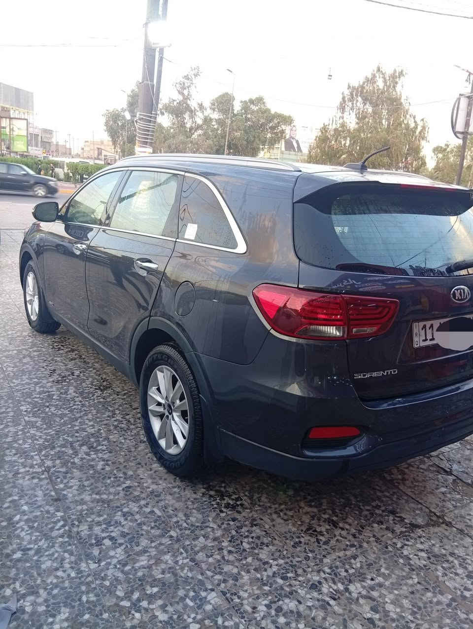 للبيع: كيا سورنتو 2019 (وارد كندي - كلين تايتل) 🚗

السيارة نظيفة جداً وبحالة ممتازة، جاهزة من كلشي والبيع للشراي الصامل.

📌 المواصفات والمميزات:

•        الموديل: 2019

•        اللون: أسود كذابي مميز.

•        العداد :127 ألف كم.

•        الرقم: بغداد.

•        المحرك: 2400 (دفع أمامي).

•        التحكم: تحكم ستيرن كامل بـ 3 وضعيات قيادة مختلفة (Comfort / Eco / Sport).

•        الحماية والراحة: نظام مانع انزلاق، تشغيل بصمة.

•        كلين تايتل بدون ضربة (وارد كندي).

•        اكو طخات بسيطة جداً وواضحة بالصور (بدون غش أو تجميل).

📞 للتواصل والاستفسار:

للمزيد من التفاصيل أو المعاينة، يرجى التواصل مباشرة عبر الواتساب على الرقم:

7901173369
