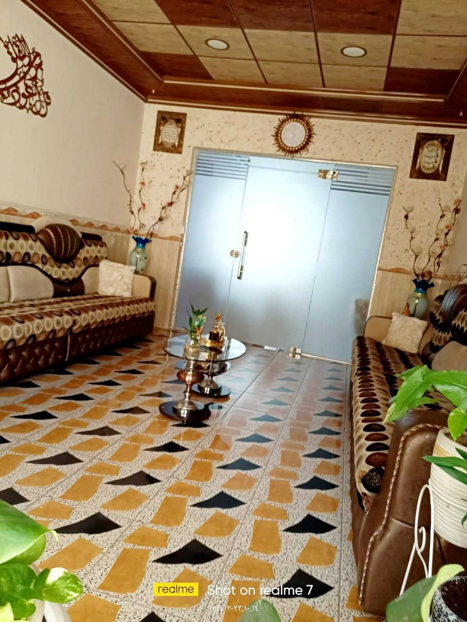 مكتب ابو شمال للعقار دار للبيع في مزارع الصديق خلف حي الصديق المدخل من السكر والصديق 

🔴 مساحة 120 متر واجه 6طابقين  بناء حديث 

🔴 ط1 غرفة نوم . هول . استقبال . مغاسل . كراج . 
مطبخ . مناور 
🔴 ط2 غرفتين نوم . هول . مغاسل . مخزن . بيتونة

🔴سند بستان طابو زهور بي كارت بلدية 

🔴خدمات ماء كهرباء اتجاه شروق شارع صبه 
                   السعر 95 مليون قابل للتفاوض 
***********
*********** موقع المكتب سايدين الصديق 
***********
