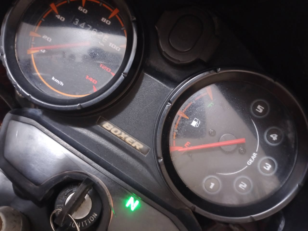 السلام عليكم دراجه بوكسر للبيع موديل 2022 دراجه كفاله عامه نقصها بس اوراق كان بغداد السعر 700.   ***********
