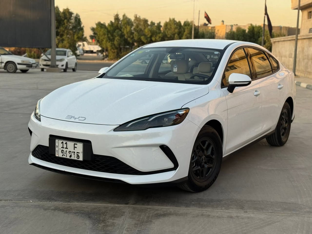 سيل فايف 
سياره جديده بعدها بلزكات الشركه
ماشيه 3000 ثلاث الف الگلي رقم بغداد
السعر 19.300
مكاني بغداد حي المواصلات اي ستفسار على هاذا الرقم ***********
