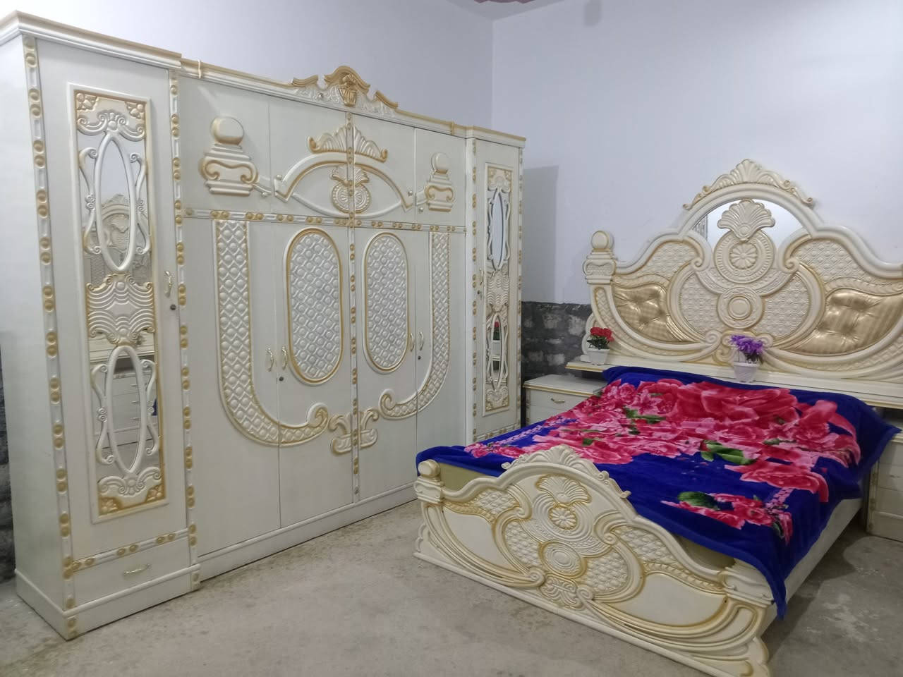 غرفة نوم مستخدمه شي قليل شقل درجة أوله الاستفسار علا هاذه الرقم *********** العنوان الرمانه البعبيد اسعر مليون و٤٥٠ اكو توصيل بكروه
