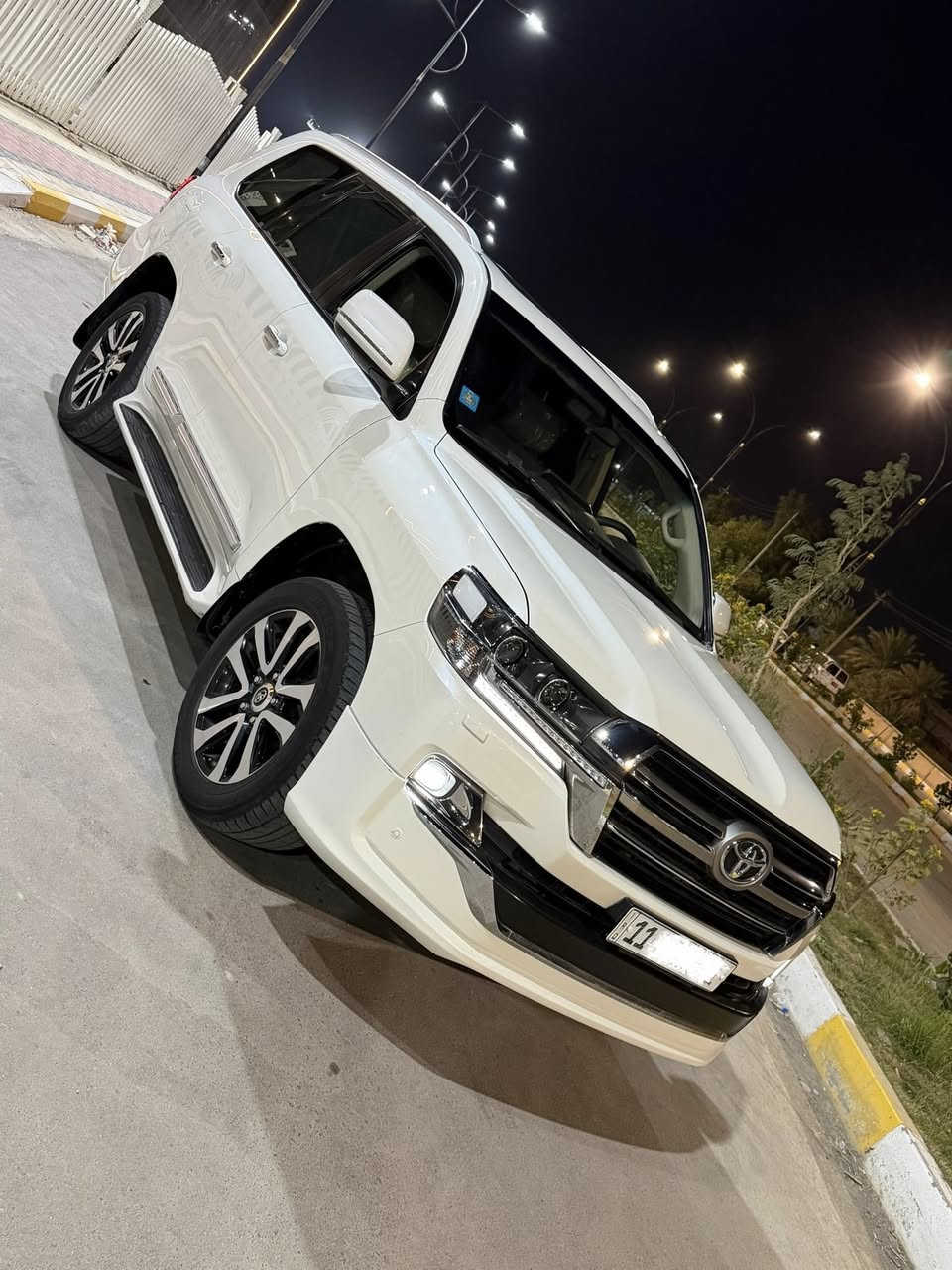 السلام عليكم لاندكروز للبيع مديل 2019 گراند تورنك بريم باب اول فوول مواصفات مكينه 6سلندر السياره مكفوله من الصبغ وجديده لووك ماشيه 80 الف السعر 495 مكان السياره ذي قار للاستفسار ***********
